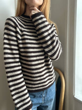 Load image into Gallery viewer, Sweater No. 32 - FRANÇAIS