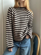 Load image into Gallery viewer, Sweater No. 32 - FRANÇAIS