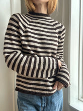 Load image into Gallery viewer, Sweater No. 32 - FRANÇAIS