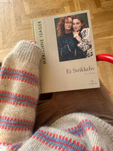 Load image into Gallery viewer, Norma Sweater - FRANÇAIS