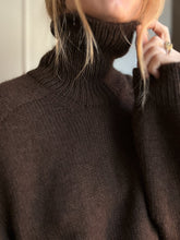 Load image into Gallery viewer, Sweater No. 30 - DEUTSCH