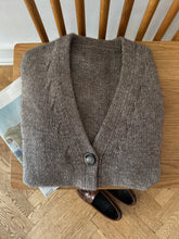 Load image into Gallery viewer, Cardigan No. 10 - FRANÇAIS