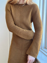 Load image into Gallery viewer, Dress No. 1 - ENGLISH
