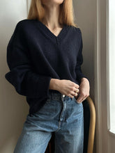 Load image into Gallery viewer, Sweater No. 30 V-neck - ENGLISH