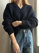 Load image into Gallery viewer, Sweater No. 30 V-neck - ENGLISH