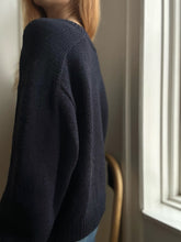 Load image into Gallery viewer, Sweater No. 30 V-neck - ENGLISH