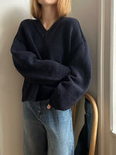 Load image into Gallery viewer, Sweater No. 30 V-neck - ENGLISH