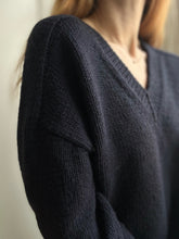 Load image into Gallery viewer, Sweater No. 30 V-neck - ENGLISH