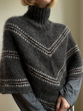 Load image into Gallery viewer, Norma Poncho - DEUTSCH