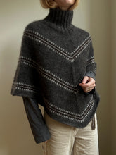 Load image into Gallery viewer, Norma Poncho - DEUTSCH