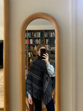 Load image into Gallery viewer, Norma Poncho - DEUTSCH