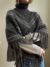 Load image into Gallery viewer, Norma Poncho - DEUTSCH