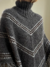 Load image into Gallery viewer, Norma Poncho - DEUTSCH