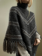Load image into Gallery viewer, Norma Poncho - DEUTSCH