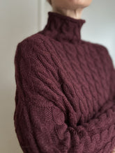 Load image into Gallery viewer, Sweater No. 31 - ENGLISH