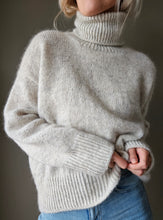 Load image into Gallery viewer, Sweater No. 11 light - DEUTSCH
