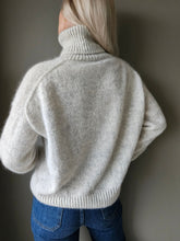 Load image into Gallery viewer, Sweater No. 11 light - SVENSKA