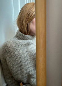 Sweater No. 28 - DEUTSCH