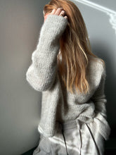 Load image into Gallery viewer, Sweater No. 28 - ENGLISH