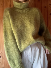 Load image into Gallery viewer, Sweater No. 25 - FRANÇAIS