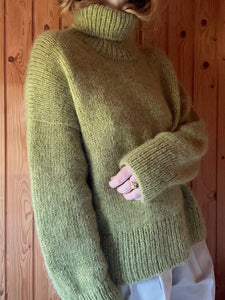 Sweater No. 25 - DEUTSCH