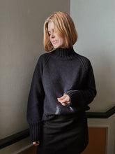 Load image into Gallery viewer, Sweater No. 9 light - DEUTSCH